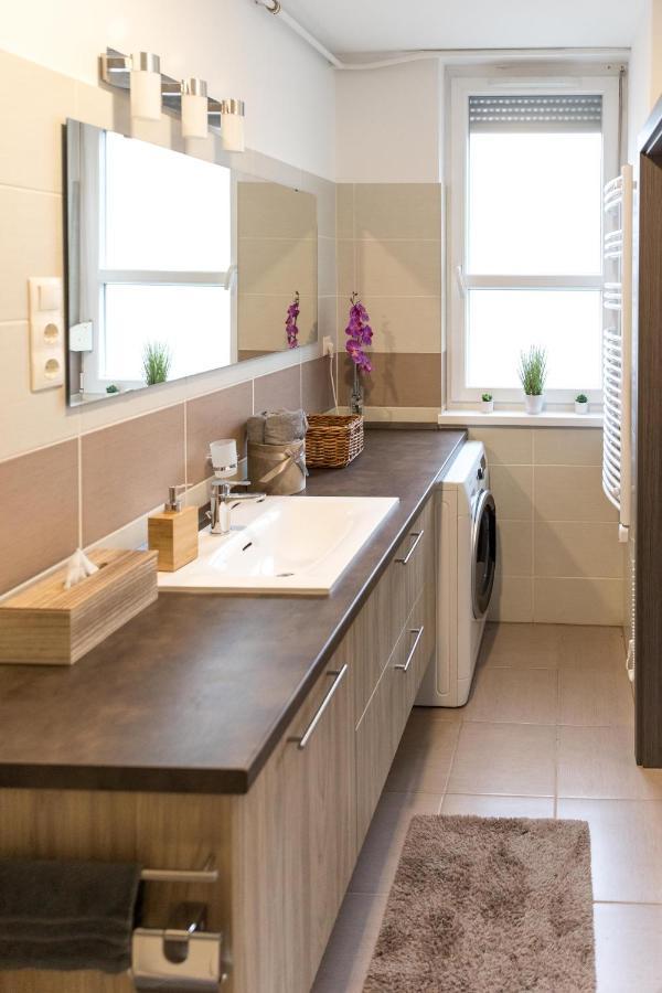 אגר Sflower Apartman מראה חיצוני תמונה